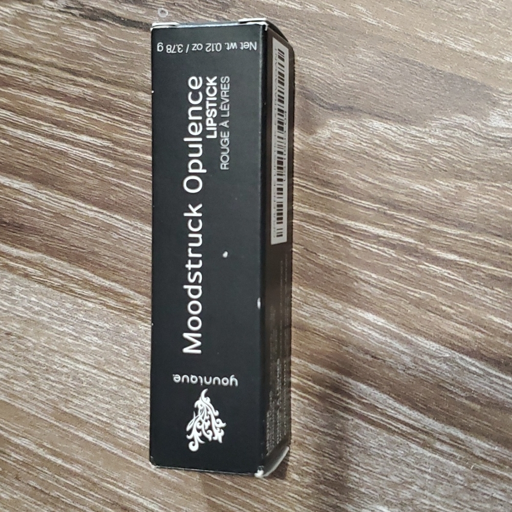 Younique Moodstruck Opulence Lipstick Extravagant